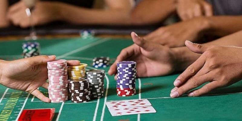 Điểm số trong baccarat không bao giờ vượt quá 9. 